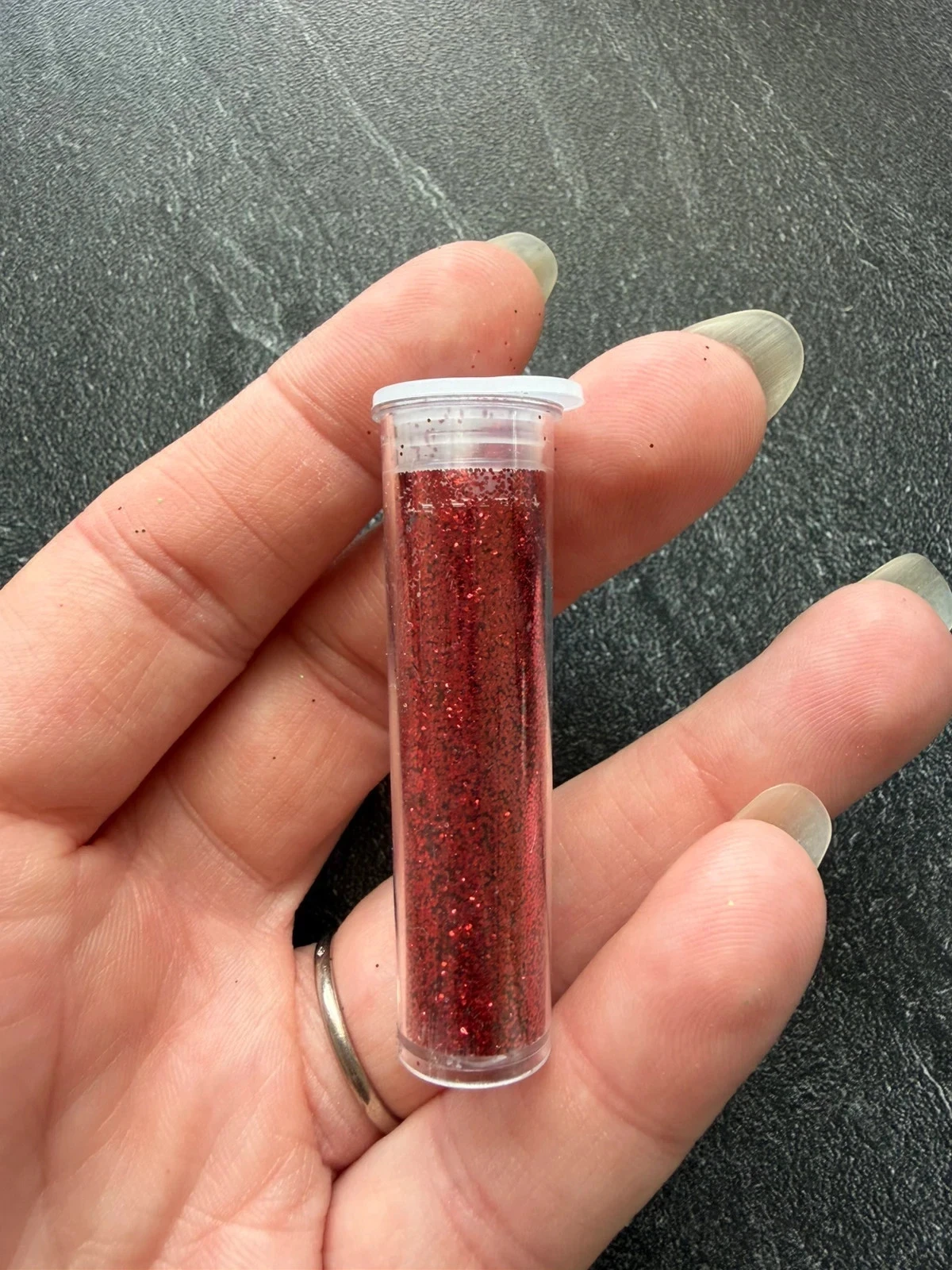 Tubo de glitter vermelho escuro Bordeaux – photo 2